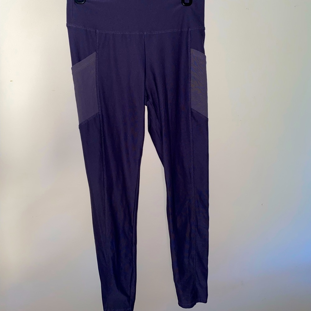 Purple leggings with pockets